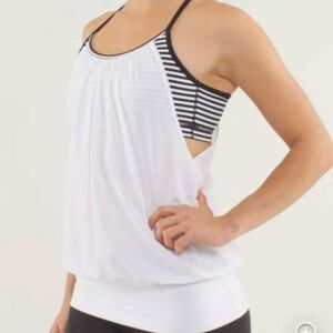 LULULEMON NO LIMITS BLACK WHITE STRIPED RACERBACK TANK TOP BUILT IN BRA SIZE 6